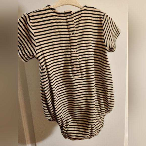 Kate quinn bubble 🖤 - Picture 4 of 5